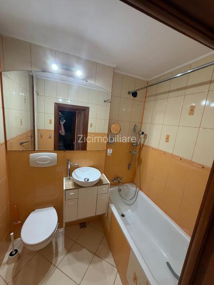 3 camere mobilat utilat etaj 3/4,metrou 1 decembrie la 5 minute - 9