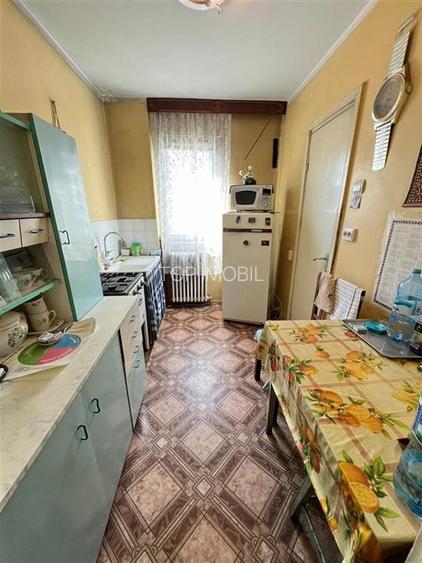 Vanzare apartament 2 camere - Podu Ros - etaj 2 - 6