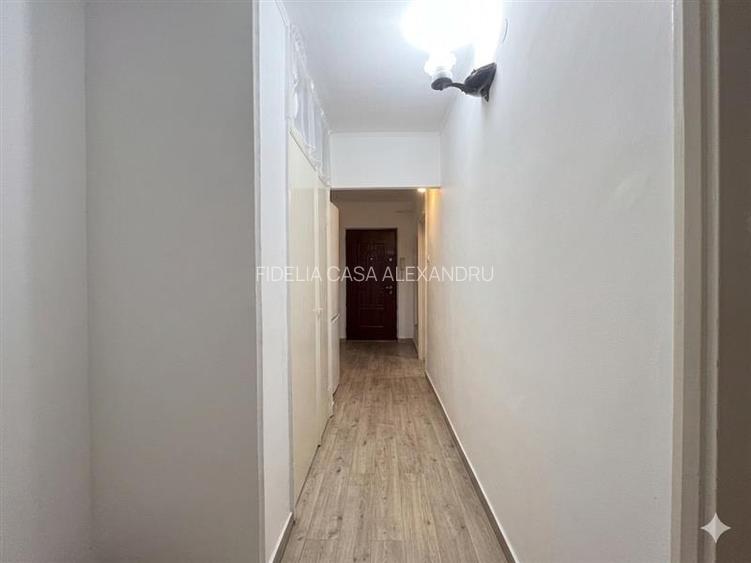 Apartament cu 3 camere decomandat, situat în zona Nicolina 2 – prima parte - 3