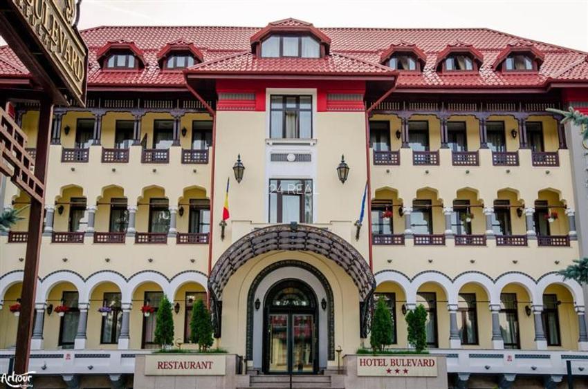 Hotel de vanzare in Predeal potrivit pentru investitie - 14