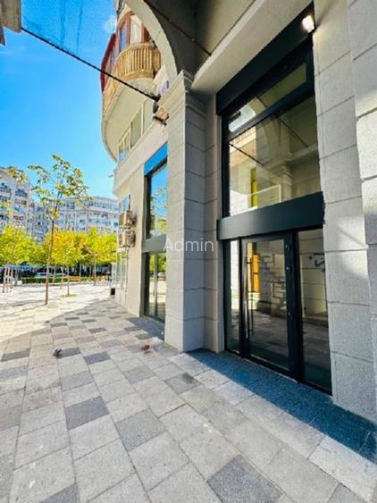 Spațiu comercial -  NOU  amenajat  în zona pietonala - Bd Decebal - 12