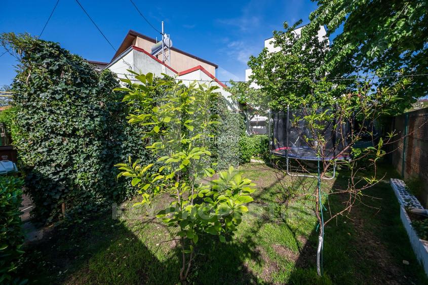 Casa parter,  situata pe colt, teren 300 mp, acces dublu - 17