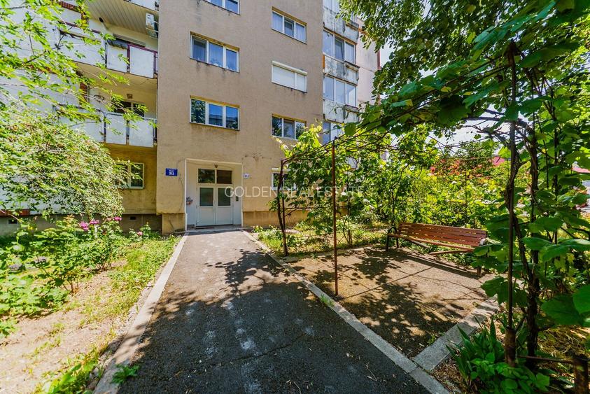 Apartament 2 camere, zona 300, decomandat, etaj 1 - 12