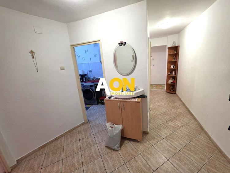 Apartament 3 camere decomandat, etaj 1, zona Tolstoi Cetate
