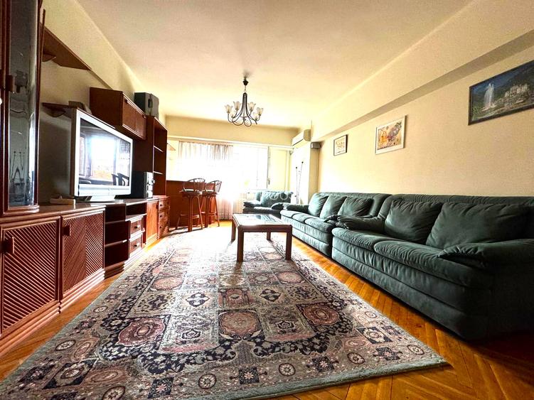 4 CAMERE 1991 5/7 UNIRII CASA POPORULUI MONOLIT CU VEDERE LA FANTANI MOBILAT - 3