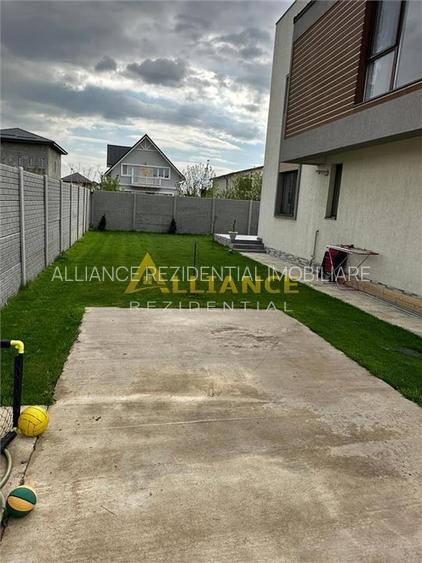 Casa individuala - 300 mp  - 5 camere - 3 bai - 13