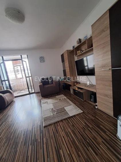 Garsoniera semideomandat-zona far - 3