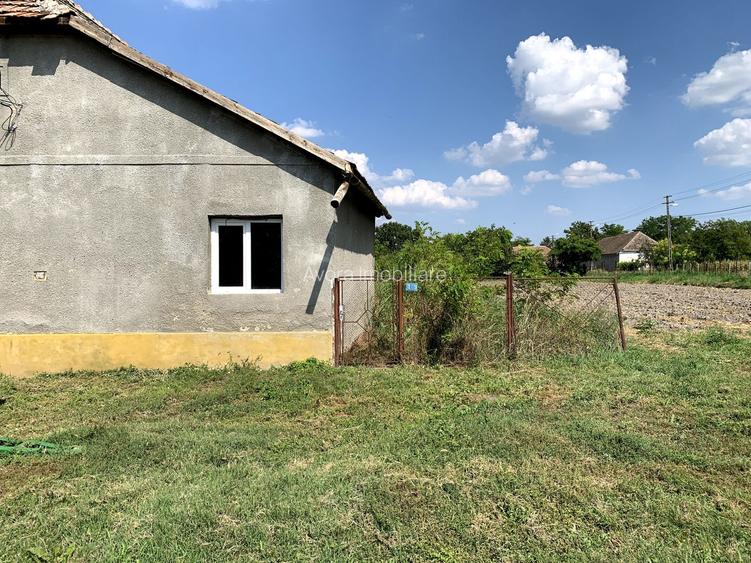 Casa individuala în Otelec - 2,518 mp teren - 2 fronturi stradale - 2