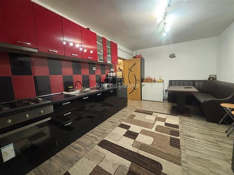 Apartament 4 camere de vanzare zona centrala Tulcea - 12