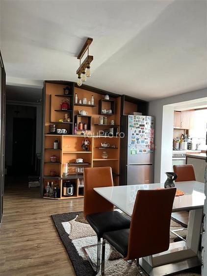 Decomandat 3 camere Zona Soarelui Mansarda/mobilat si utilat - 10