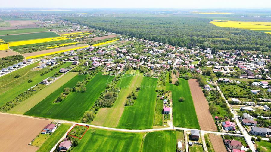 Teren intravilan in zona rezidentiala, la 1 km de A0 si A1 - 38