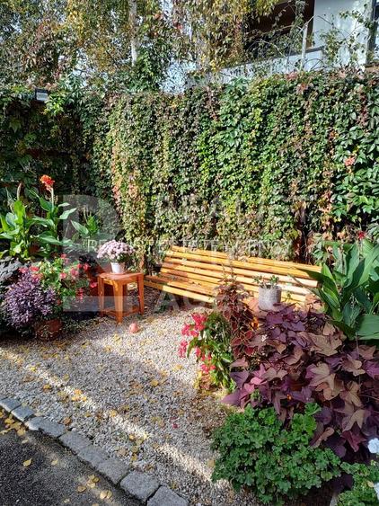 Vilă individuală 430 mp utili, teren 2.000 mp, panouri solare - 18