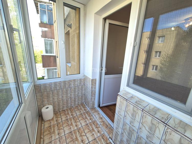 Vanzare Apartament 2 Camere semidecomandat Centrul Civic Str.Harmanului Etajul 3 - 6
