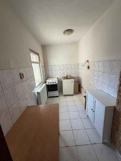 Apartament Decomandat  zona Confectii Negociabil - 5