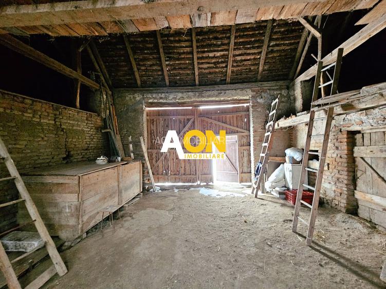 Casă traditională, 3 camere, 1766 mp teren, la asfalt, Vintu de Jos - 4