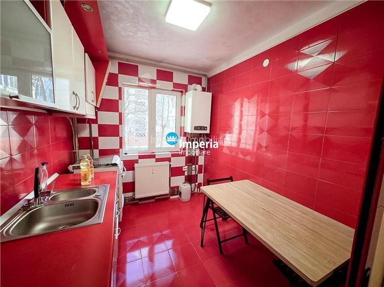 Ap de inchiriat, 3 camere, aproape de PALAS  CAMPUS - 3