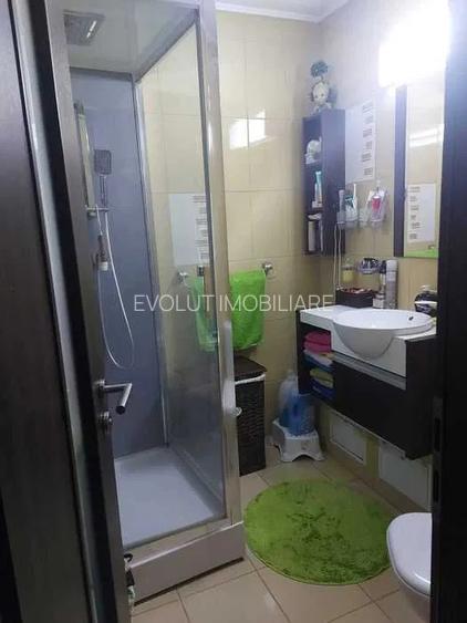 De vanzare – Apartament 3 camere, decomandat, zona Trocadero - 4