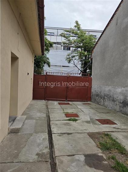 Integris Casa cu 5 camere,curte individuala,Str Gradinarilor,Oradea - 11