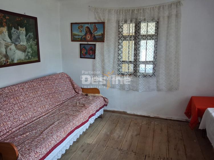 Casă + teren generos în Comuna Frâncești (sat Dezrobiți) - 6