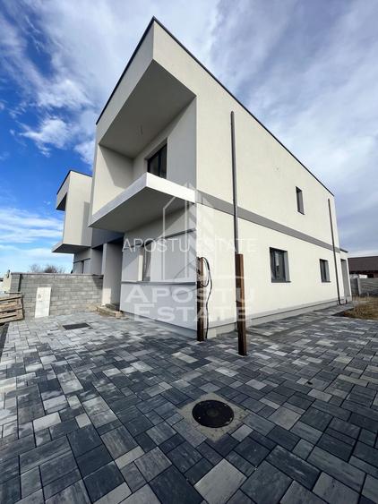 Duplex cu 4 camere, dressing si 3 bai. Toate utilitatile, la asfalt. - 27