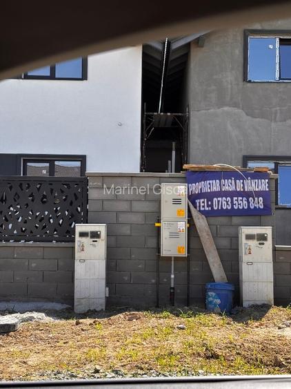 Vând duplex la rosu despărțit prin camera tehnica - 2