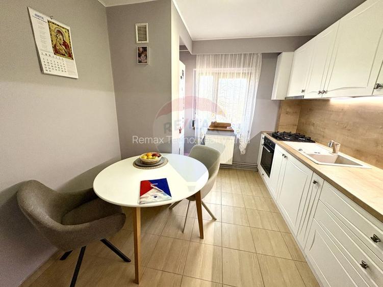 Vanzare apartament 3 camere decomandat cu loc parcare Micalaca zona300 - 3