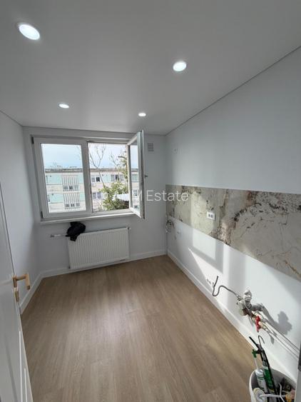 Apartament 2  camere renovat comision 0  metrou Romancierilor - 3