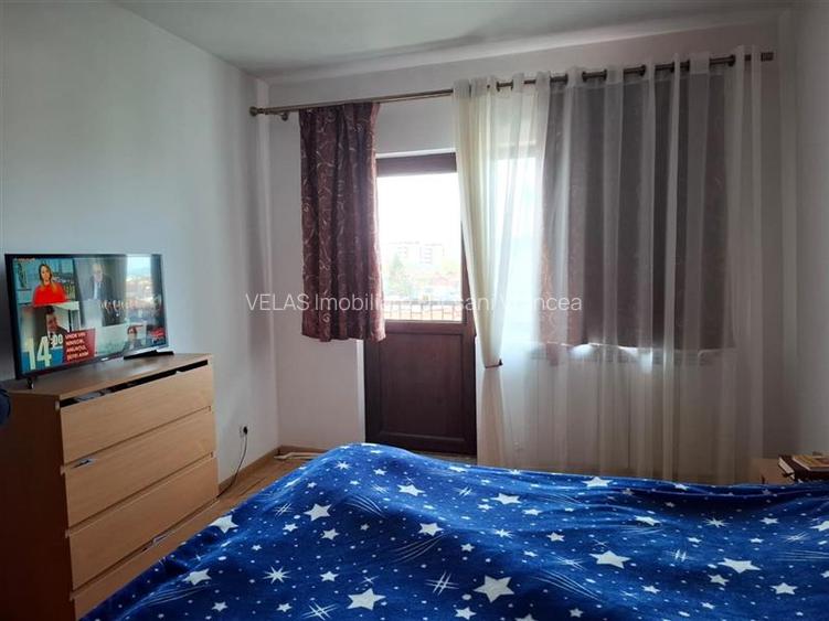 Apartament 3 camere, et 3, CT, balcon mare, doua bai - 2