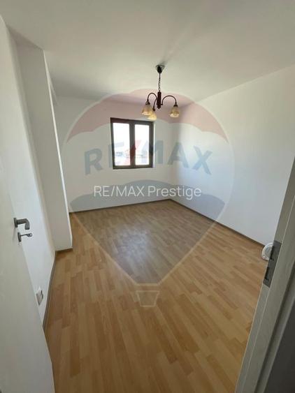 Cladire mixta depozitare  si birouri/locuit 600 mp si teren 1500 mp - 13