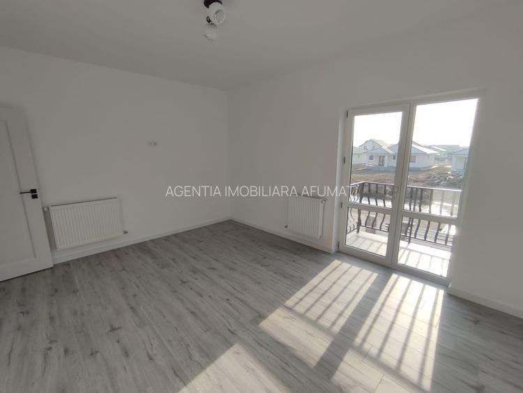 Casă modernă cu living spectaculos - 5