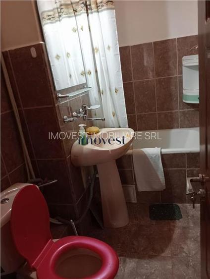 De inchiriat: Aparatament cu 3 camere in zona Micro 15 - 10