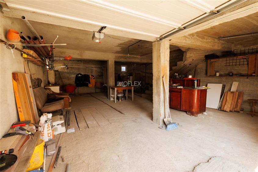 Casa spatioasa cu etaj si curte în Ghimbav - 19