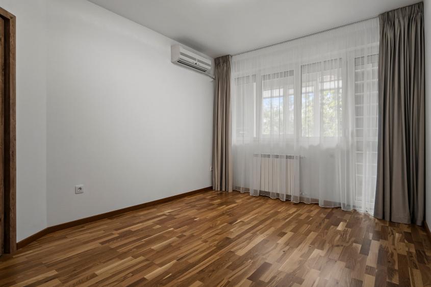 Inchiriere apartament deosebit 4 camere si curte -  mobilat si utilat