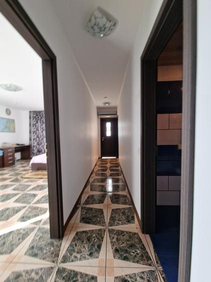 Hala 440mp, Apartamente 340mp, Garaj, teren 1500mp, acces facil-460.000euro