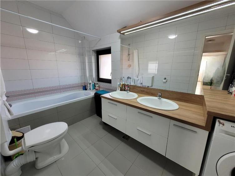 Casa 4 camere , Corunca , 120mp , 5 ari , langa padure