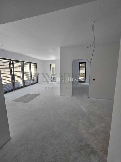 Spatiu comercial | 2 locuri de parcare | Prima inchiriere | Victoriei - 2
