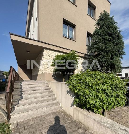 Apartament  Lux 3 Camere | 2 Parcari | Zona Verde | str. Eugen Lovinesc
