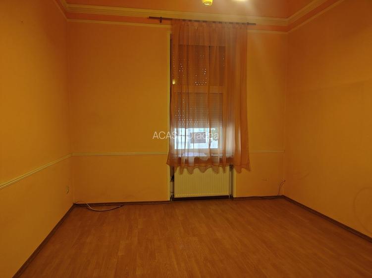 Apartament la casă cu front stradal,  str. M. Eminescu. 119 900 E. - 2