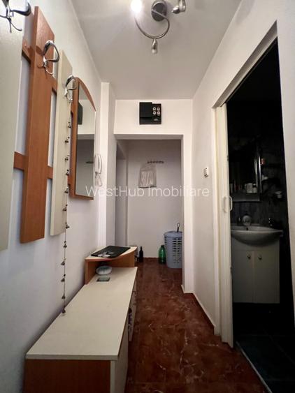 Apartament 3 camere, 42 mp utili, etaj 1 - zona Calea Sagului - 10