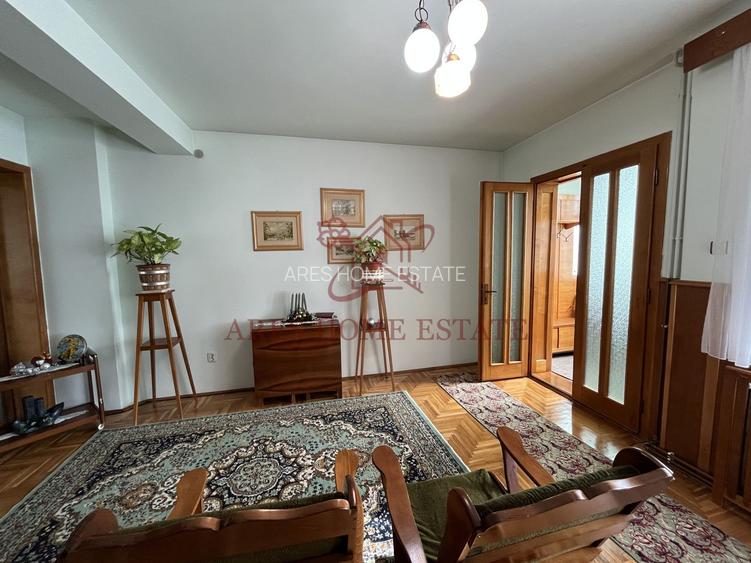 Vilă spațioasă 6 camere în centrul Lugoj – teren 471 mp, garaj - 14