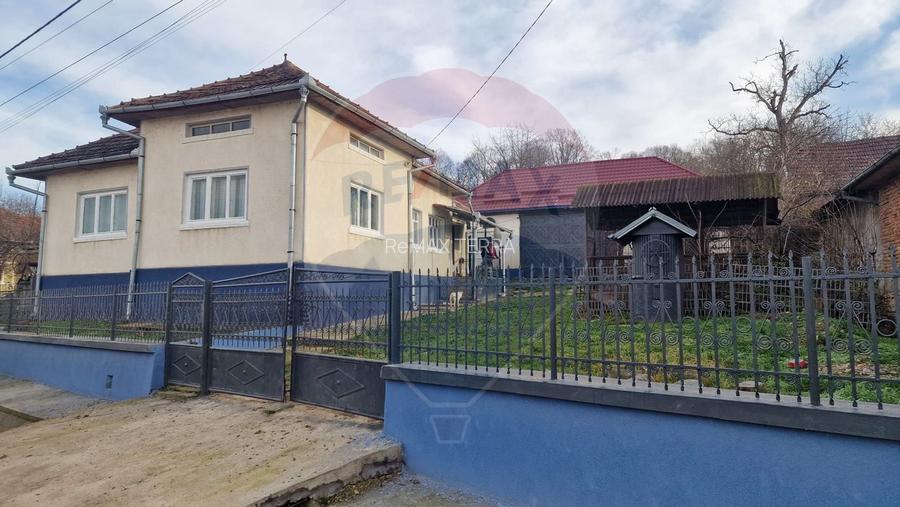 Casa de vanzare in Chelinta, jud. Maramures – teren generos - 2