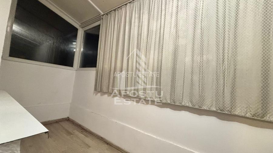 Apartament cu 2 camere in zona Complexului Studentesc,centrala termica - 8