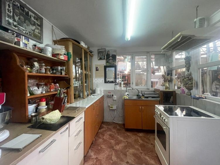 Casa de vanzare  curte propie cu garaj si loc parcare in fata casei  - 13