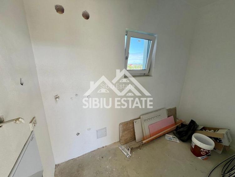 Casă Individuală cu Garaj , Calea Cisnadiei, zona Casa de Apă - 9
