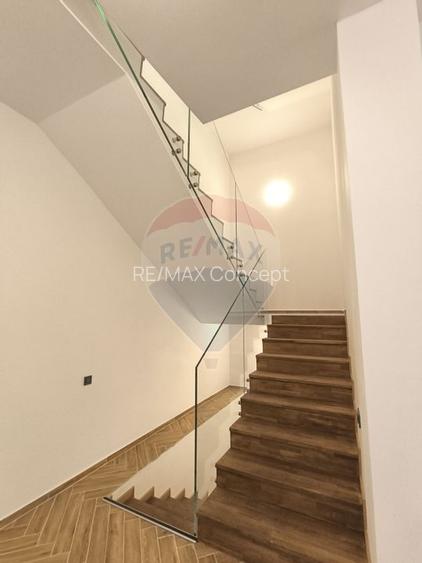 Casă de vanzare - 32