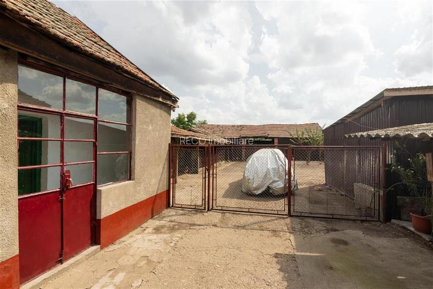 Teren mare cu 2 case si front la 2 strazi in Tamaseu - 46