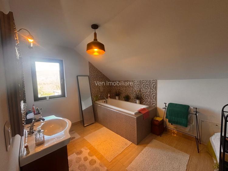 Casă spațioasă cu 3 dormitoare, două terase și două fronturi–15 km de Bistrita - 16