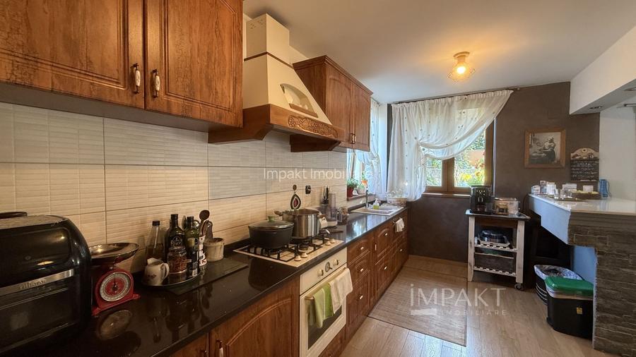 Vila deosebita cu 5 camere pe o strada privata in Borhanci - 5