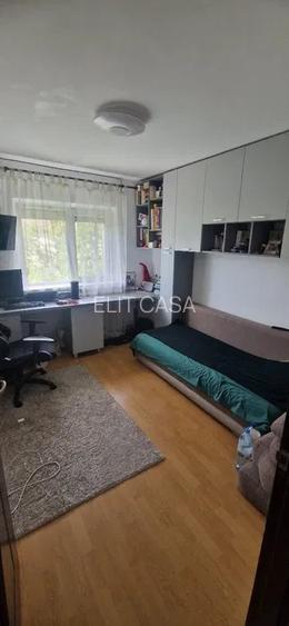 Apartament cu 3 camere decomandat, etaj 3/4, zona Canta - 3