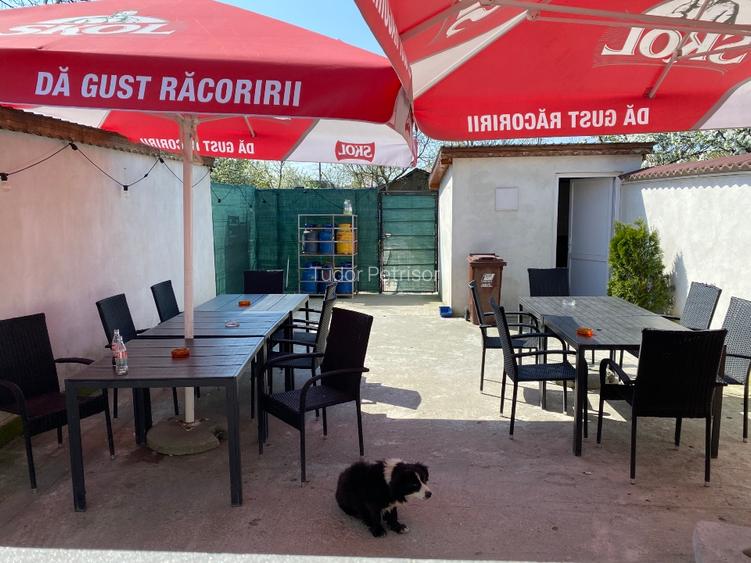Se vând 3 spații comerciale funcționale + casă la roșu + teren  - 8
